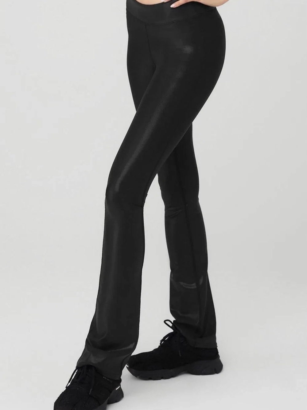 NWT ALO Yoga Super Shine Low-Rise Bootcut Legging - Black - M -